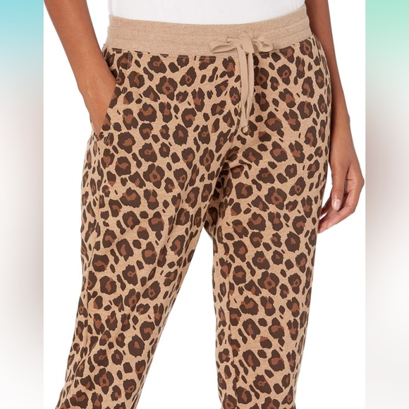 Amazon Essentials Women's Fleece Jogger Sweatpant..leopard print..XS(NWT) - Picture 3 of 5